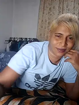 Czat XXX na żywo – Goodgirlsue_77