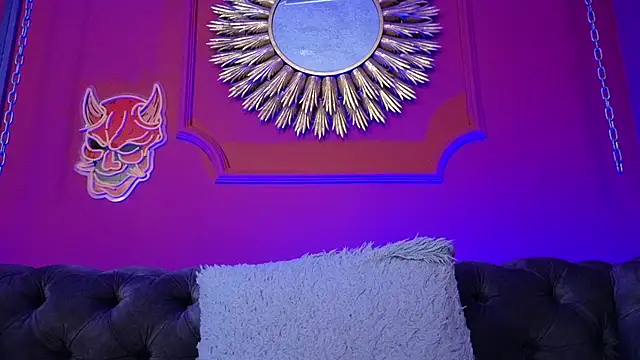 Julieta_Russell: онлайн-секс-чат