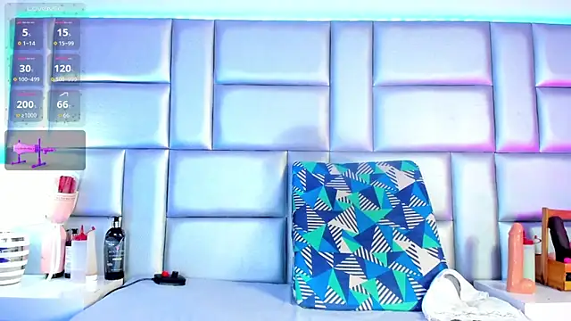 LovelyNickiiのライブXXXチャット