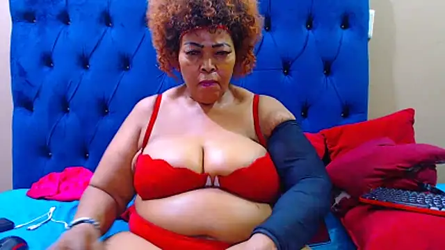 ebonycandy10 Adlı Modelin Canlı XXX Sohbeti
