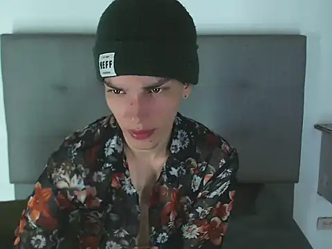 sora_jun élő XXX-chatje