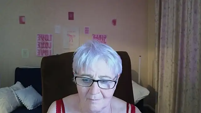 Sandra_Snowflake élő XXX-chatje