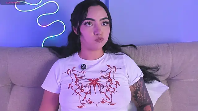 NinaAngel6 Adlı Modelin Canlı XXX Sohbeti