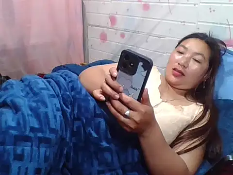 Hena__ Pertunjukan Webcam