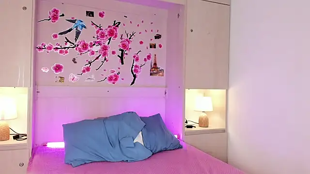 TaylorBloom's Live XXX Chat