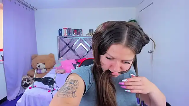 دردشة Luna_Analya الجنسية المباشرة