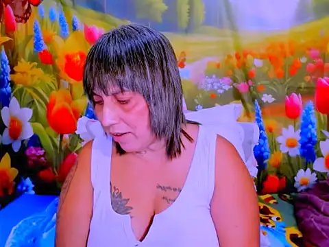 indianroxy's Live XXX Chat