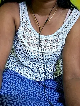 Chat XXX en directo de tamil_kanaka