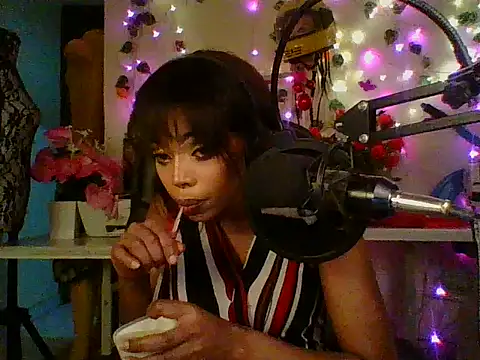 Anaconda2350 Chat XXX live