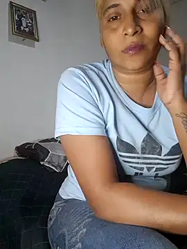 Goodgirlsue_77's Live XXX Chat