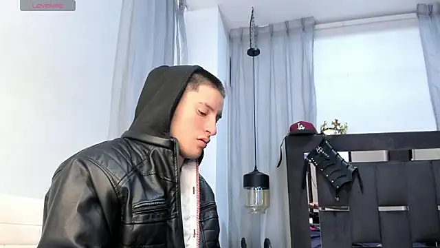 HunterHeat_ Pertunjukan Webcam