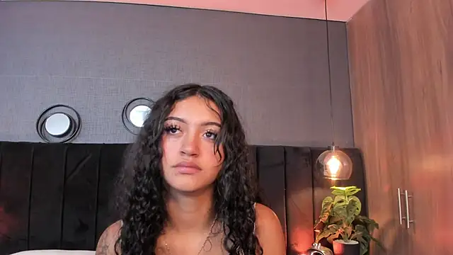 Vaithiare_stone – Naživo XXX chat