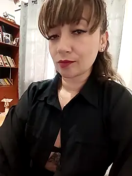 tata_sanz_'s Webcam Show