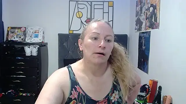 Živý XXX chat emperabigbootybigass