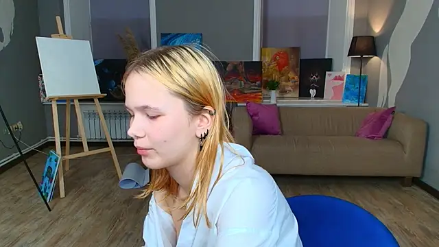 MoonF0xy's Live XXX Chat