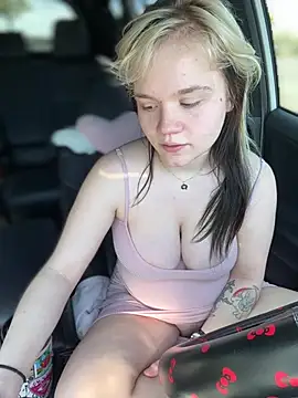 Cutiepiespanks Show in webcam