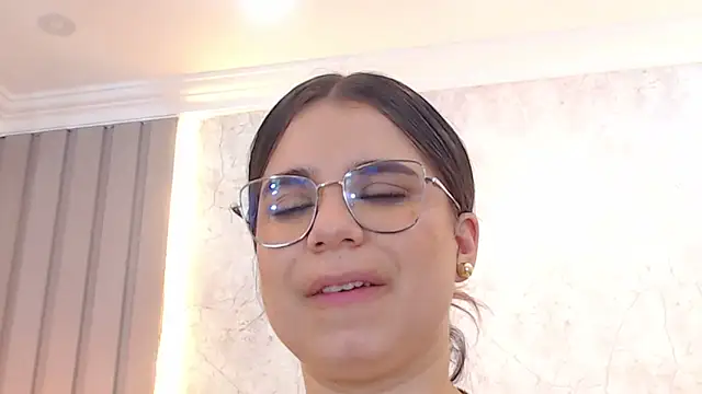 ThaniaJonesのライブXXXチャット