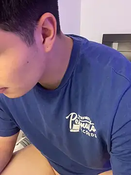 Goldenknight33 Webcam Show