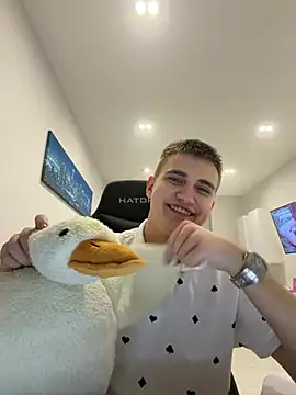 WARDEN_w Live XXX Chat