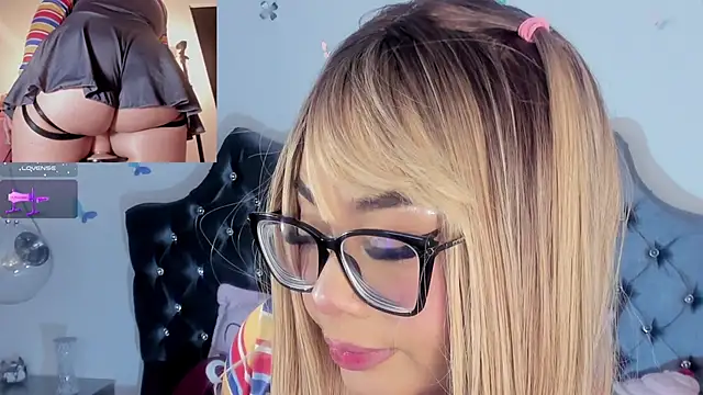 Chat XXX en directo de conny__curly