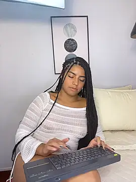 Laia_whiten Live XXX chat