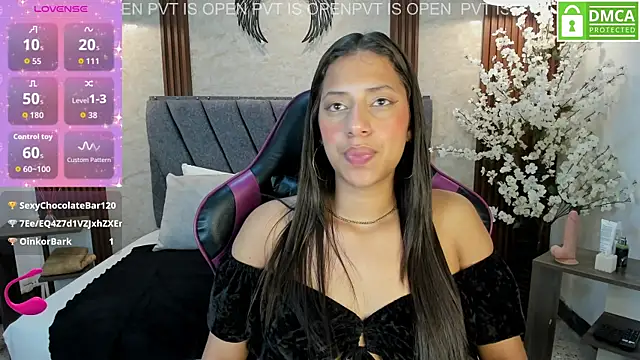 Atiena_ Adlı Modelin Canlı XXX Sohbeti