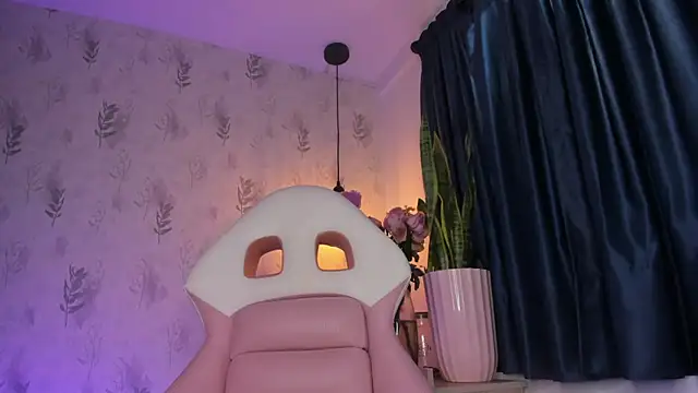 perla7777's Live XXX Chat