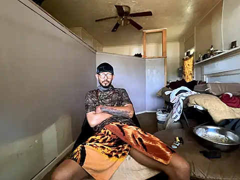 ThrowedWorldWide's Live XXX Chat