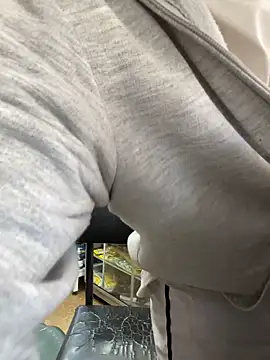 JuanZapata33 Show in webcam