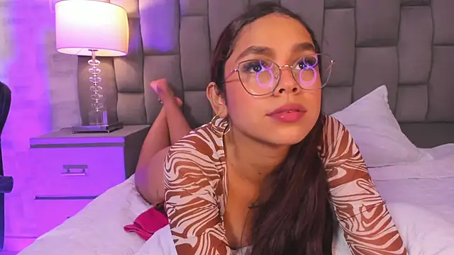 CarolineFyre Live XXX-Chat