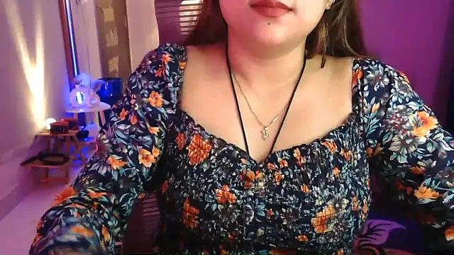 Mitikaa live XXX chat