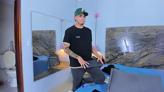 James-06 Live XXX-chat