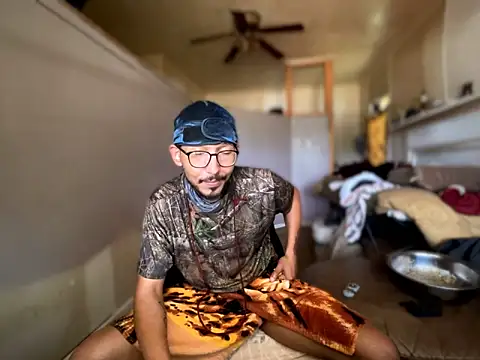 ThrowedWorldWide 现场XXX聊天
