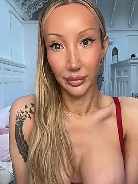 Allana29 élő XXX-chatje