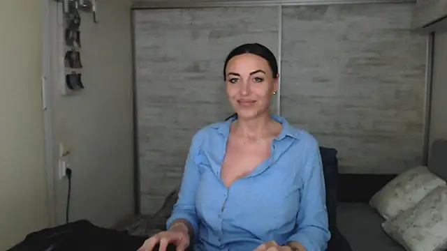 CloveLove Chat XXX in diretta