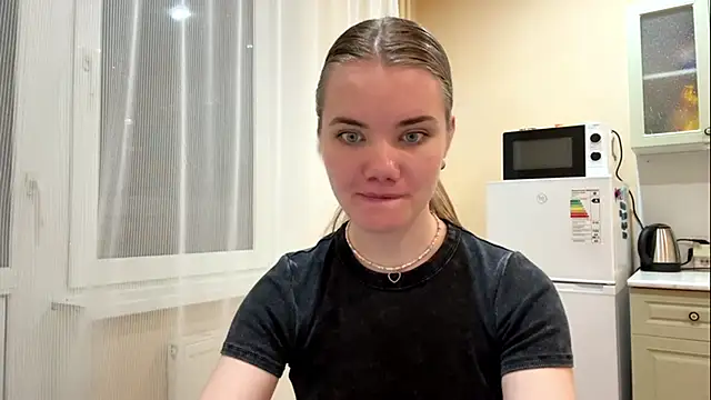 doana_bebriti Adlı Modelin Canlı XXX Sohbeti
