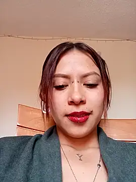 AuroraaMoonn Chat XXX in diretta