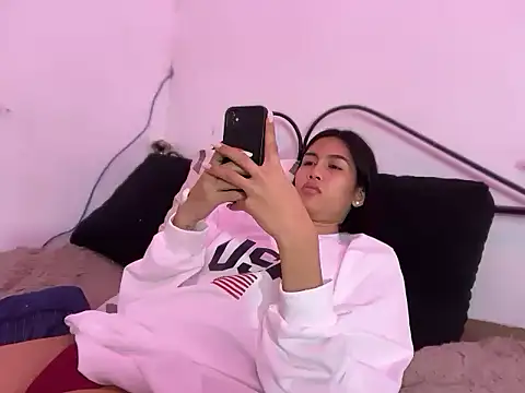 Show modela YougotLara na web-kameri