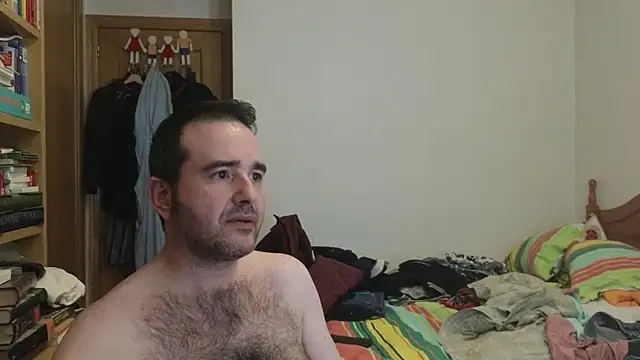 curiosillo83 élő XXX-chatje