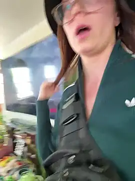 SpaceCowWhore's Webcam Show