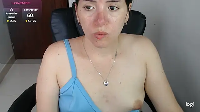 spicey_latina: онлайн-секс-чат