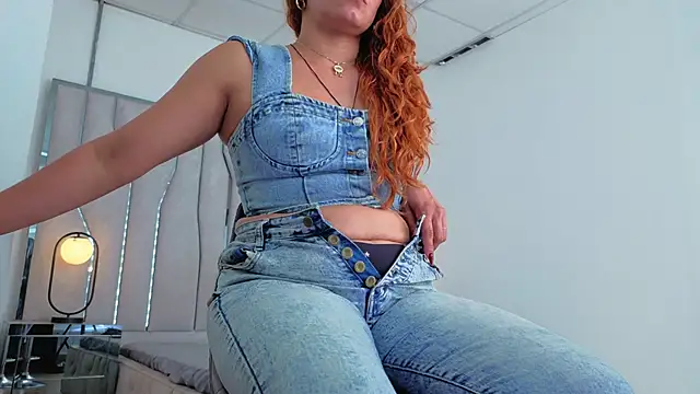 MAISE_HILL1's Live XXX Chat