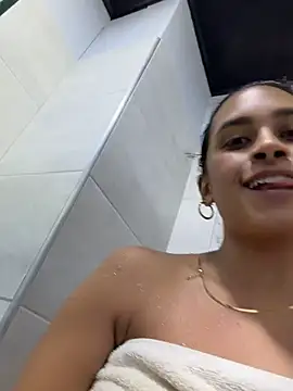 LunaHeat live XXX chat