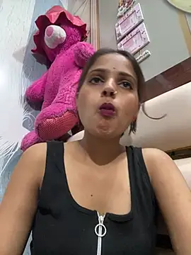 Naina11100 Live XXX-chat