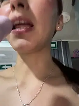 __Nahomy élő XXX-chatje