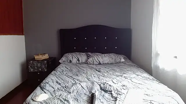 Emilia_1995 现场XXX聊天