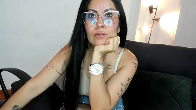 Tania_mature Adlı Modelin Canlı XXX Sohbeti