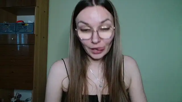 LooveELLYx live XXX chat