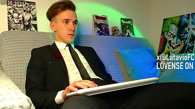 Midnighter_'s Webcam Show