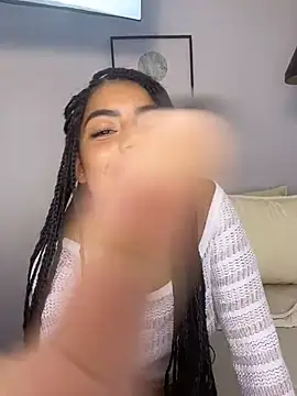 Chatroom XXX en direct de Laia_white